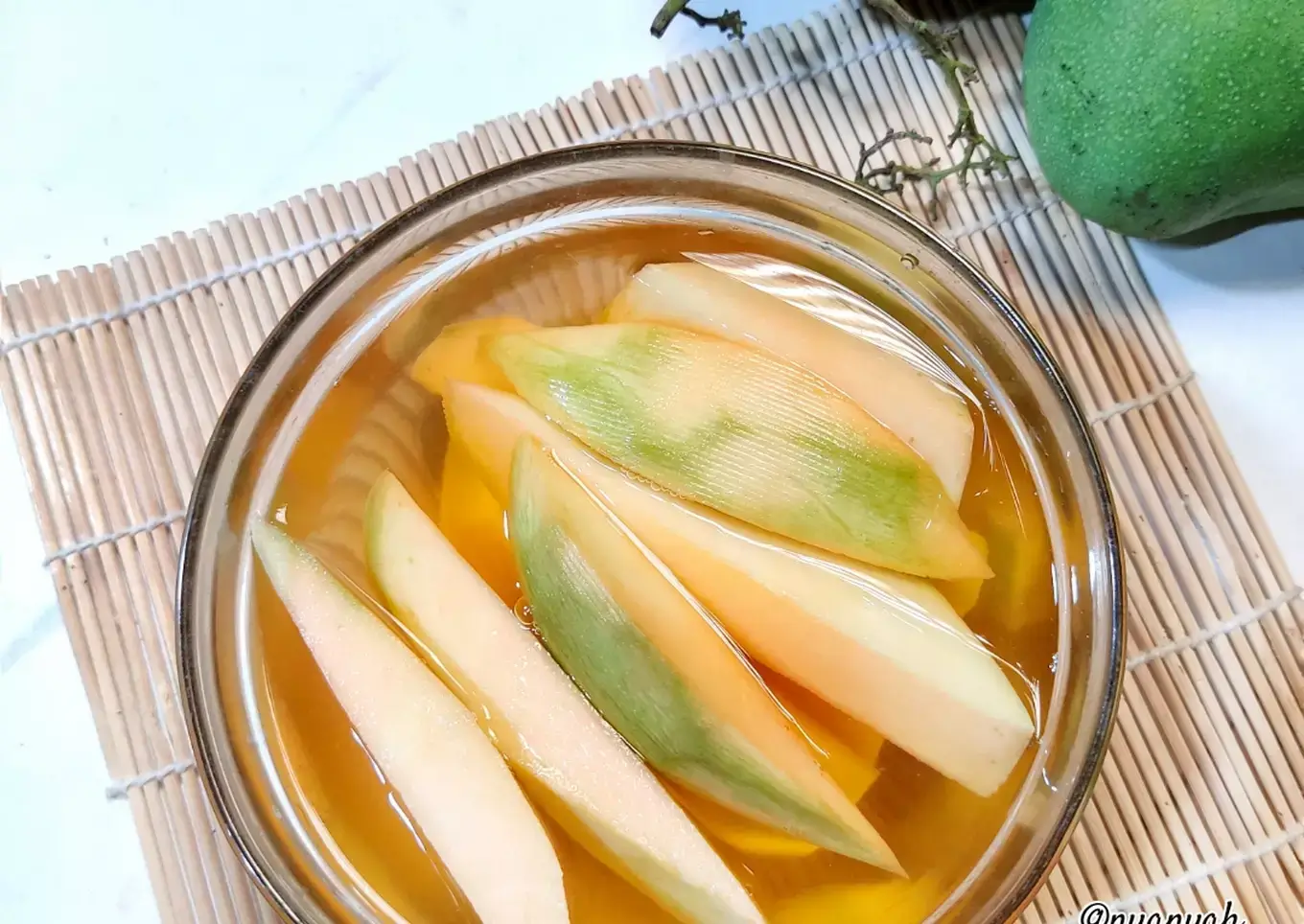 Manisan mangga muda