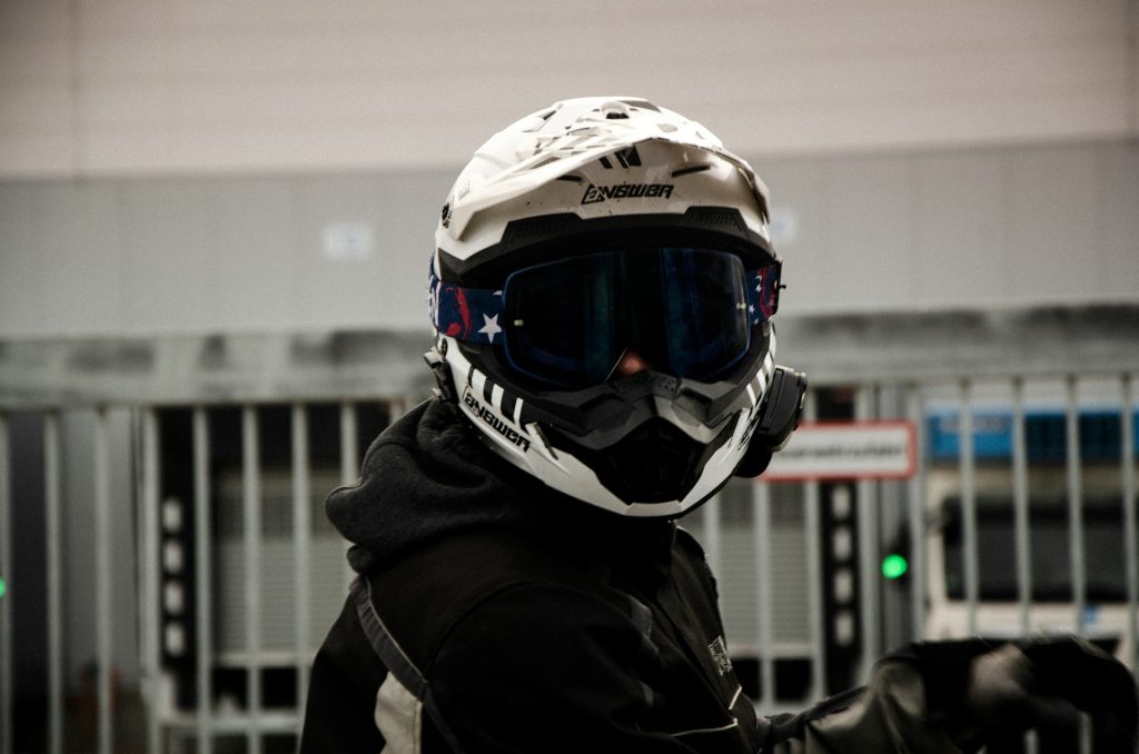 ciri helm berstandar SNI