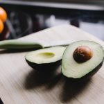 Tips Memotong Alpukat agar Rapi dan Mudah Dilakukan