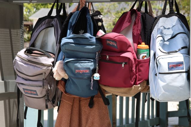 Bisnis tas sekolah